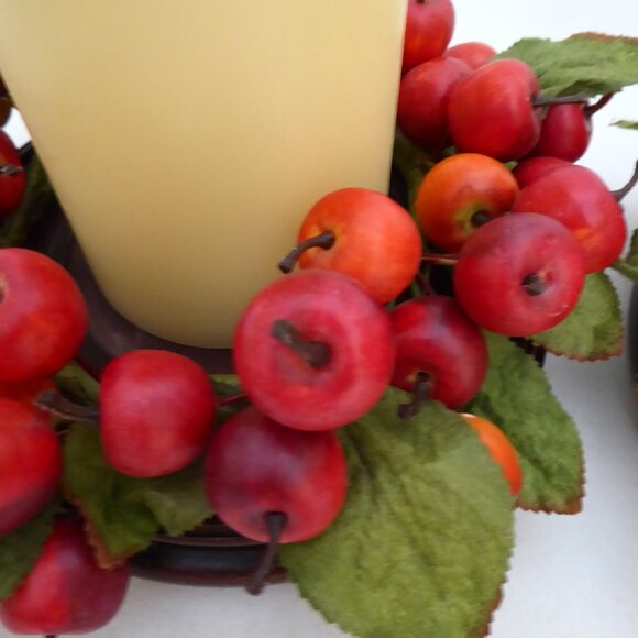 9” CHRISTMAS HOLIDAY CRANBERRY WREATH CANDLE HOLDER CENTERPIECE SET - Picture 8 of 15